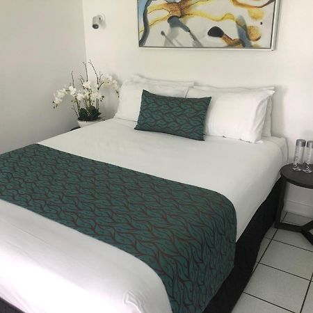 Castaways Resort & Spa On Mission Beach Esterno foto